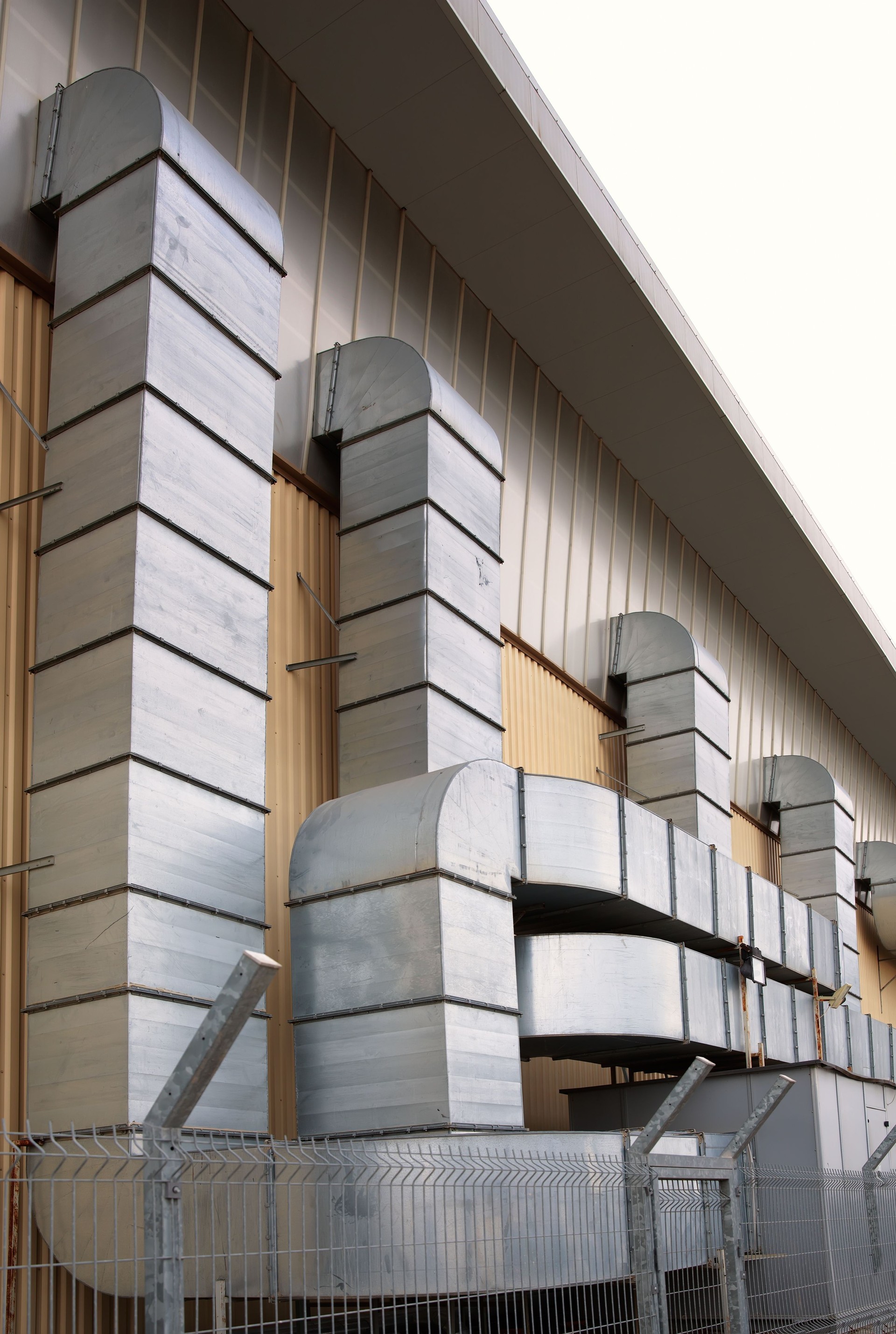 Air conditioning tubes of trade building